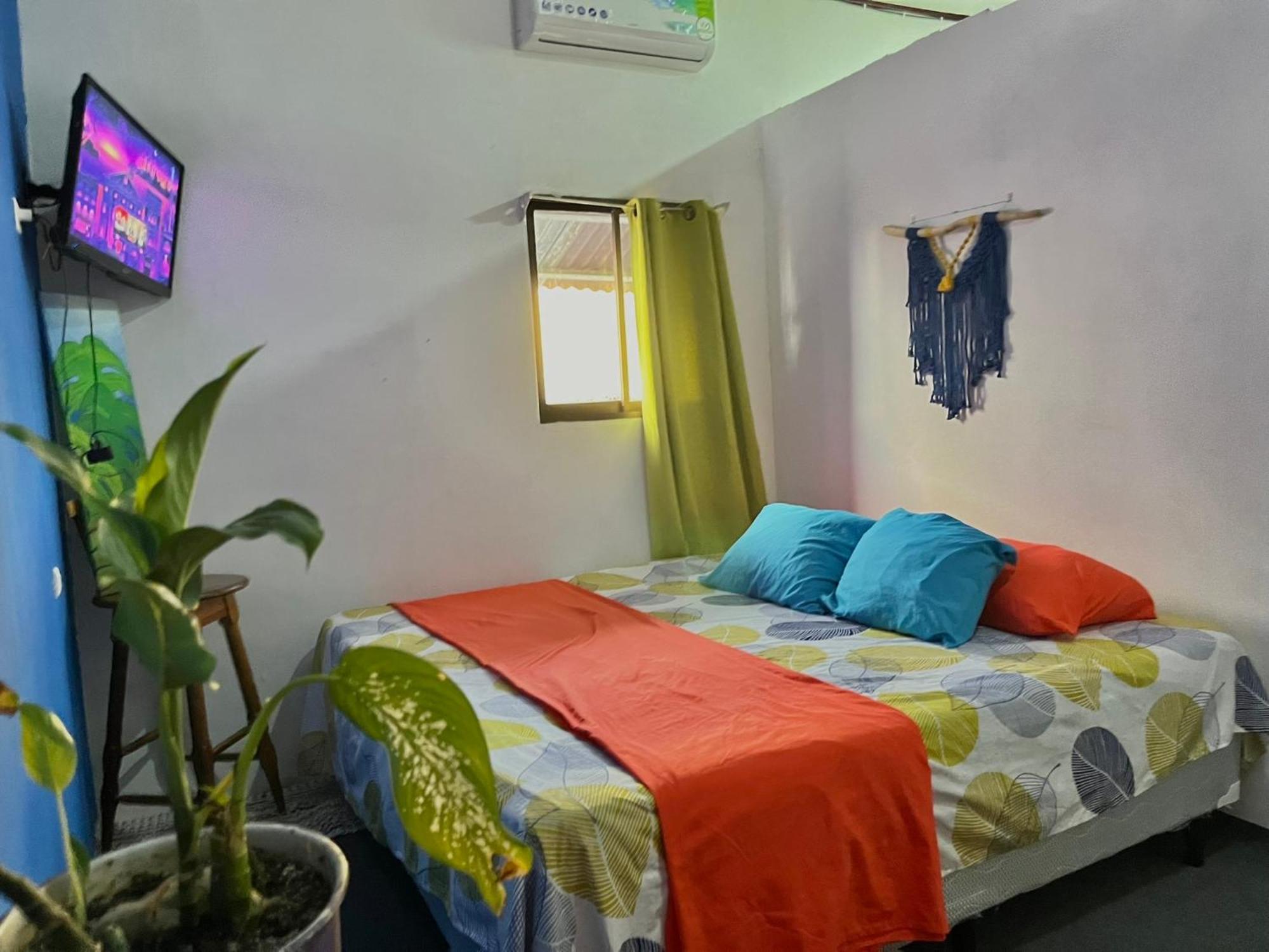 Passifloras Hostel Quepos Eksteriør billede