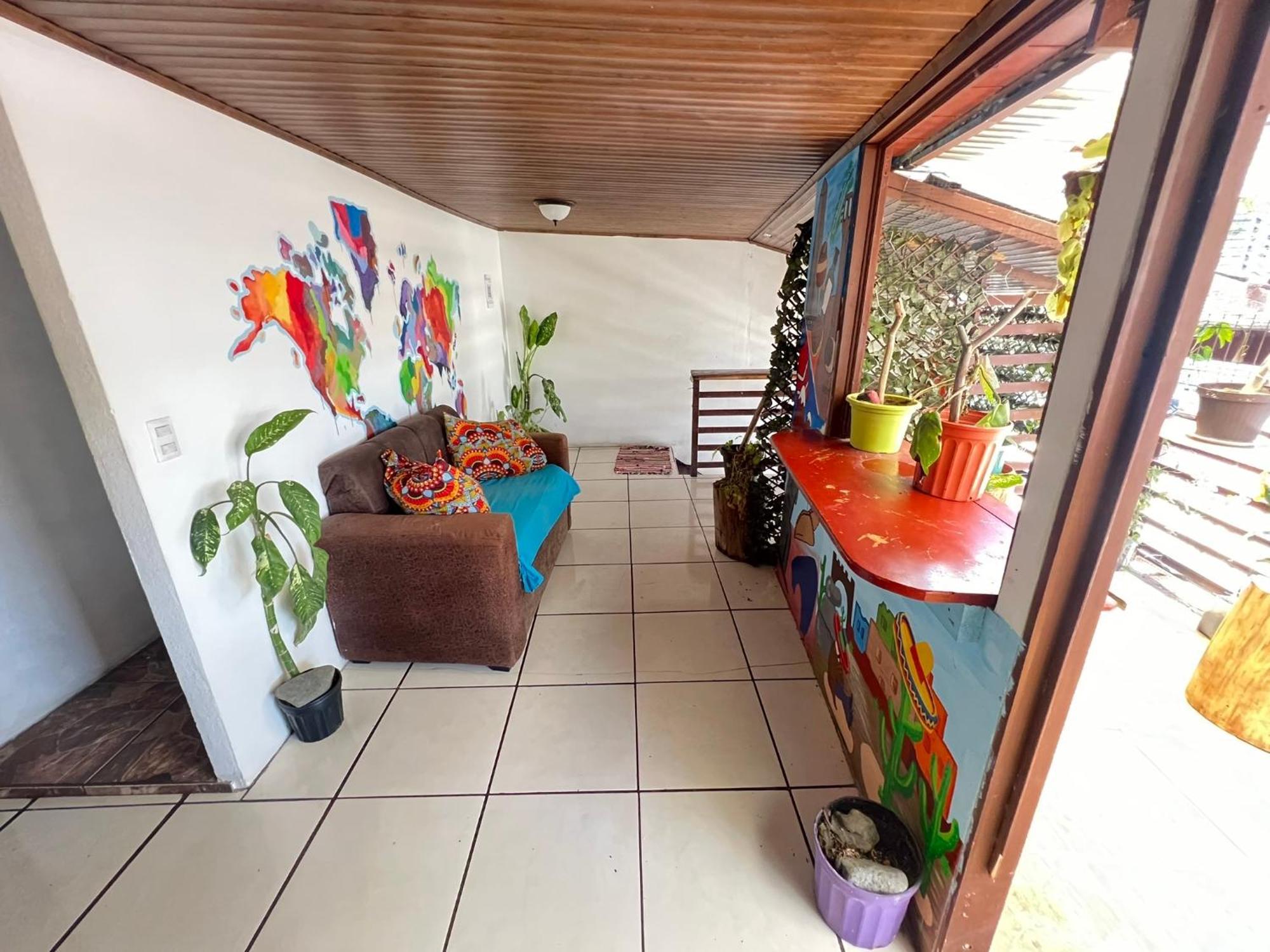 Passifloras Hostel Quepos Eksteriør billede